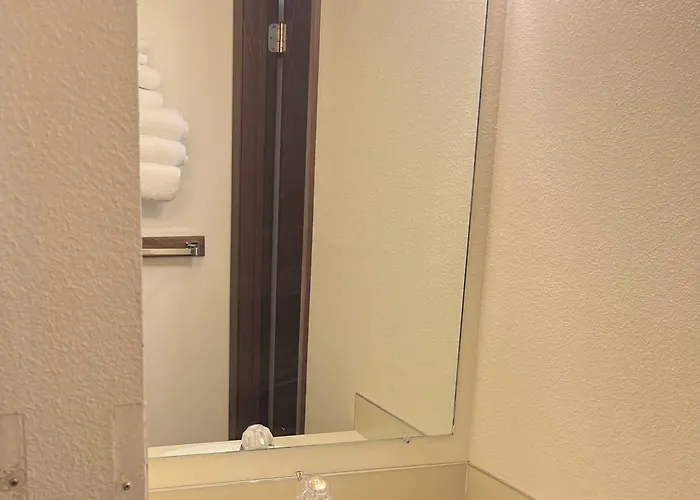 Americas Value Hotel 3*